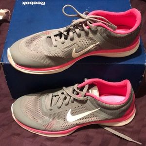 NIKE Training in season (5) women’s shoes size 11